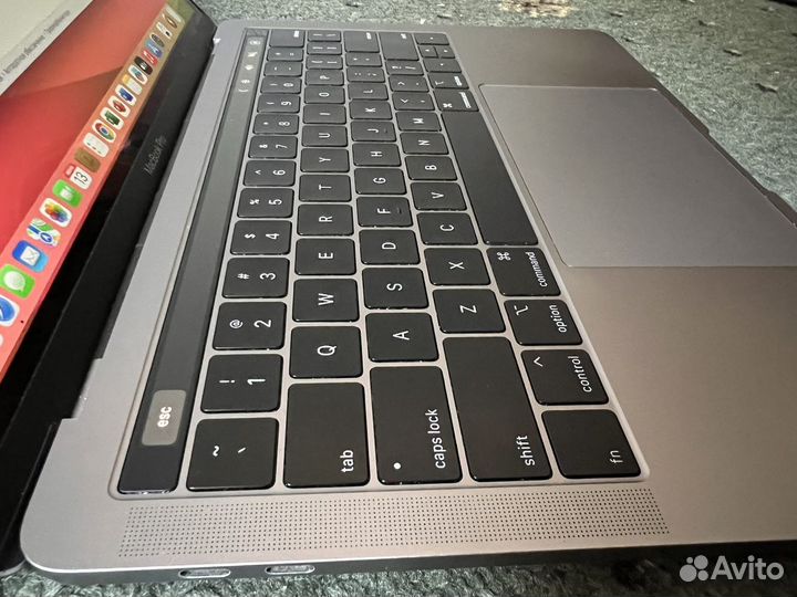 Macbook pro 13 2019 touch bar 8/128