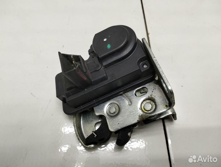 Замок стекла задней двери Grand Cherokee WK2