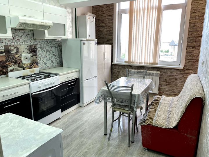 2-к. квартира, 62 м², 3/6 эт.