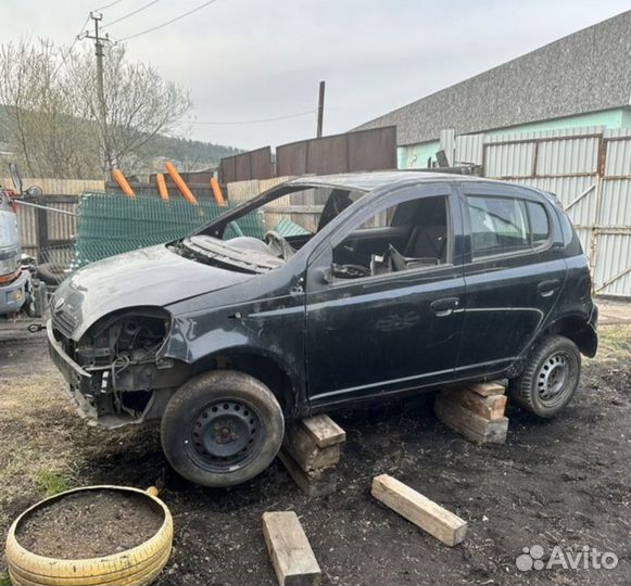 Toyota vitz в разбор на запчасти
