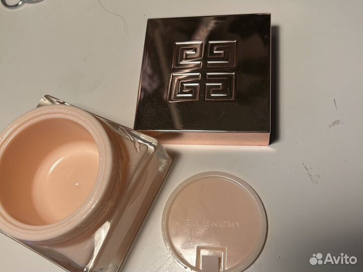 Givenchy крем для лица коробка