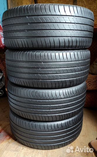 Kumho Ecsta HS51 225/45 R17