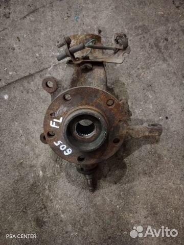 Кулак поворотный левый Peugeot 605