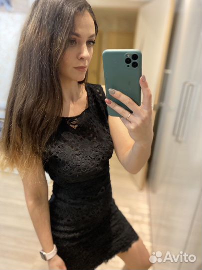 Черное кружевное платье