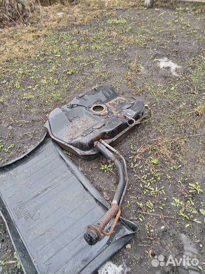 Бензобак Кия спектра