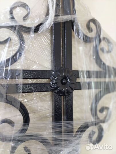 Чугунный кованый крест для благоустройства могил