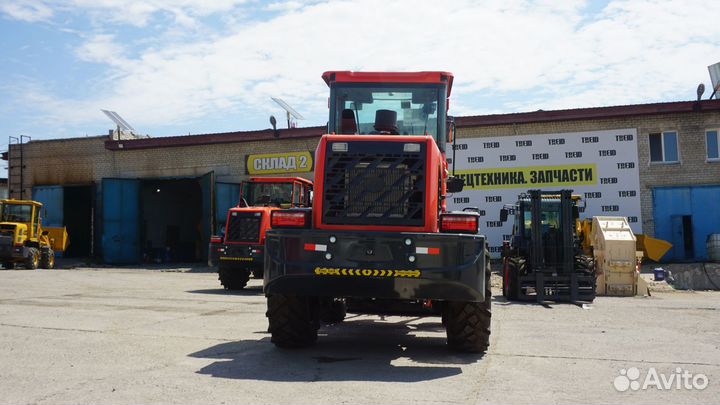 Фронтальный погрузчик Redstar 2400GT, 2023