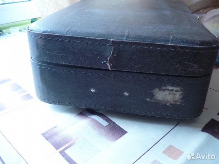 Старенький чемодан