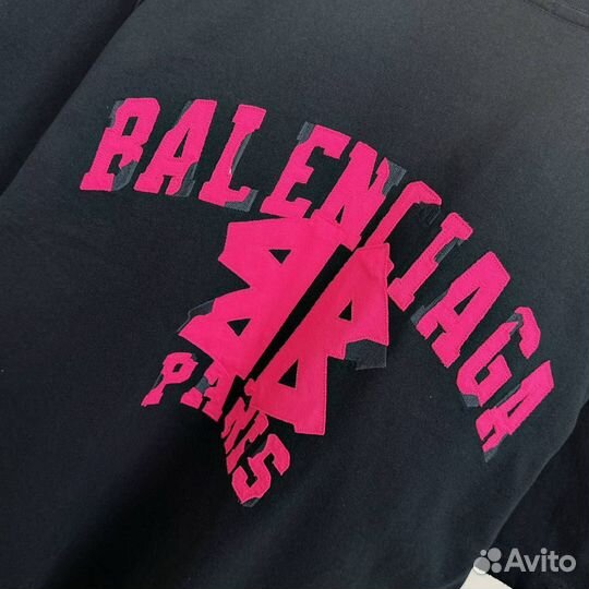 Стильная футболка Balenciaga