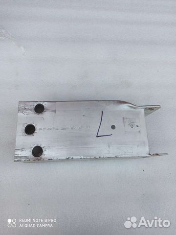 Кронштейн правый Mercedes W246, 117, 176, 156