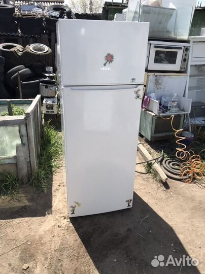 Холодильник Vestel