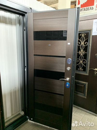 Дверь входная. 11 см. Троя. Серебро