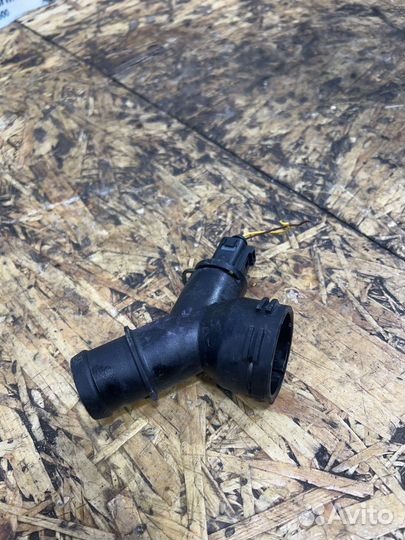 Фланец охлаждения Шкода Октавия A5 рест