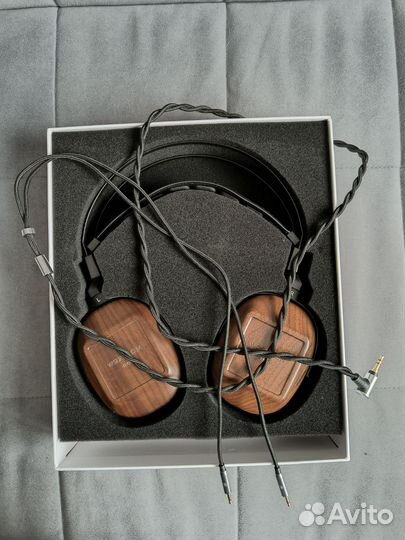 Наушники полноразмерные blon B60