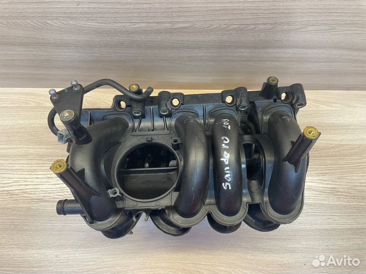 Впускной коллектор Renault Sandero