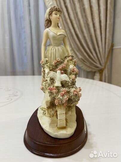 Статуэтка. Продавщица цветов. Leonardo. Англия