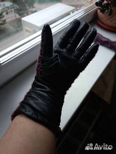 Кожаные женские перчатки