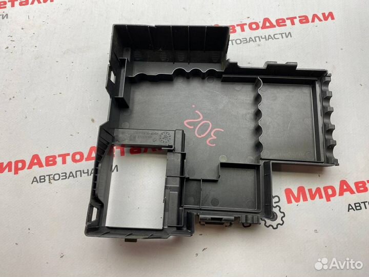 Крышка блока предохранителей Buick Encore GX 2021