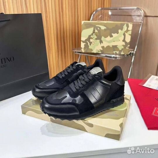Кроссовки Valentino
