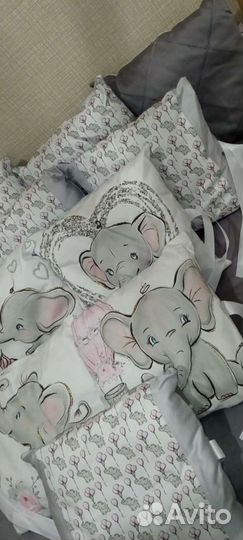 Комплект в детскую кроватку новые