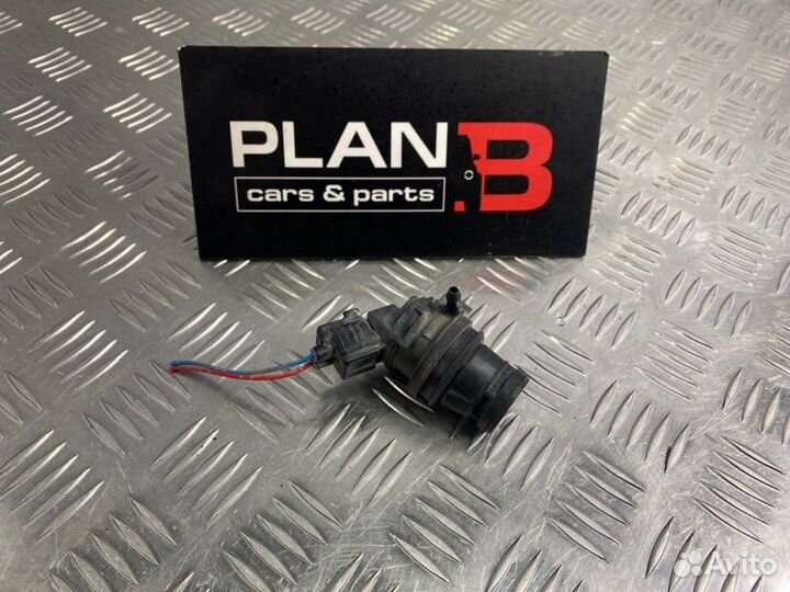 Насос омывателя фар задний Toyota Lexus