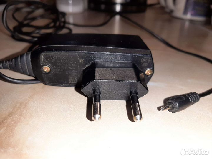 Зарядное устройство Nokia AC-4E