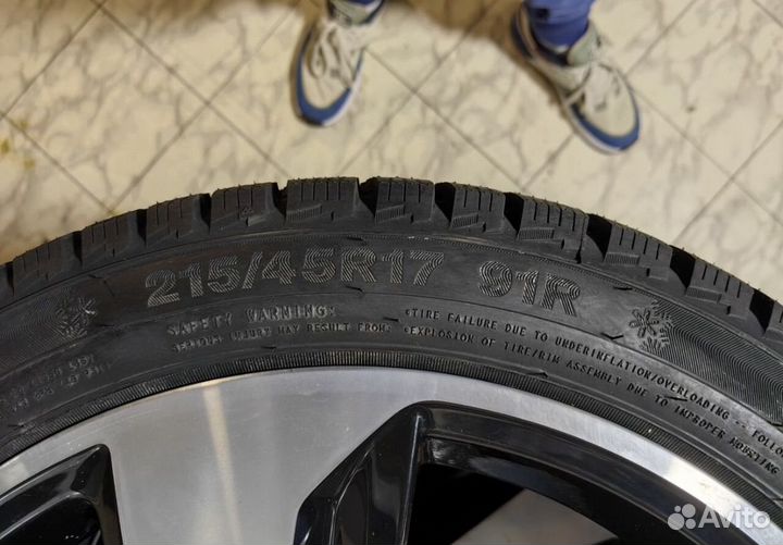Triangle PL01 215/45 R17