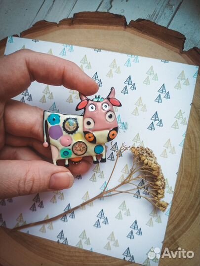 Брошь корова