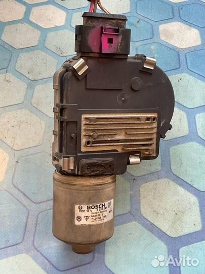 Моторчик стеклоочистителя передний 7L0955119F