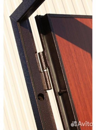 Дверь входная металлическая 