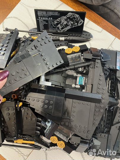 Lego Batmobile Tumbler (Лего Бэтмобиль Тумблер)