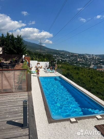 Отдых возле бассейна