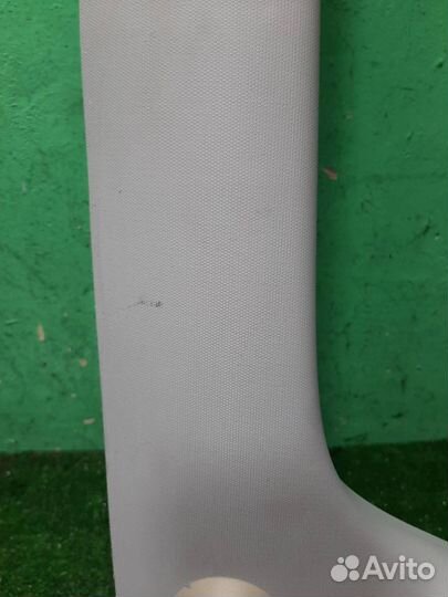 Обшивка правой стойки Toyota Aygo B10 2009