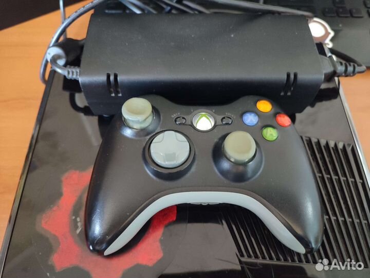 Xbox 360-S+ (2 игры)