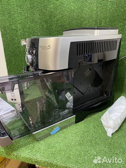 DeLonghi Автоматическая кофемашина ecam250.23.SB