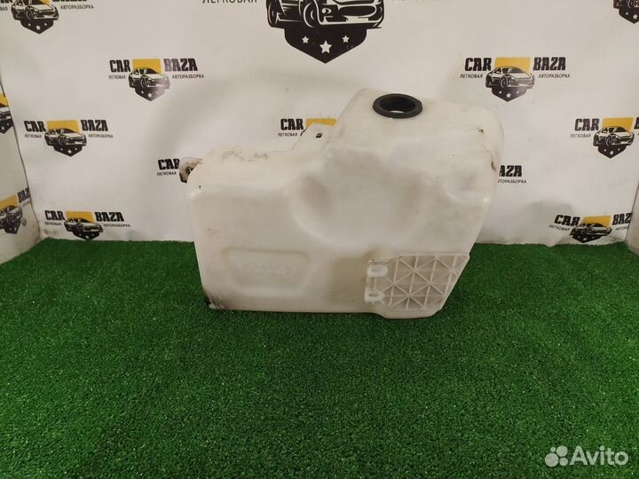 Бачок омывателя лобового стекла