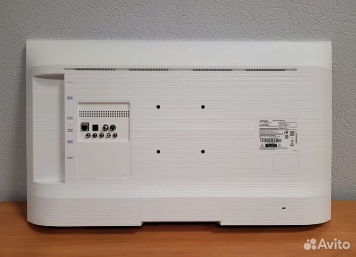 Белый Tizen OS SmartTV Samsung 32