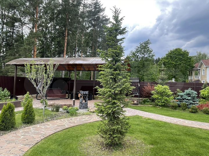 Коттедж 450 м² на участке 13 сот.