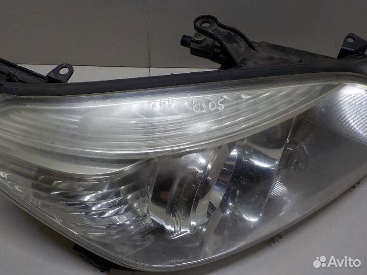 Фара правая Toyota RAV4-3 2005-2010
