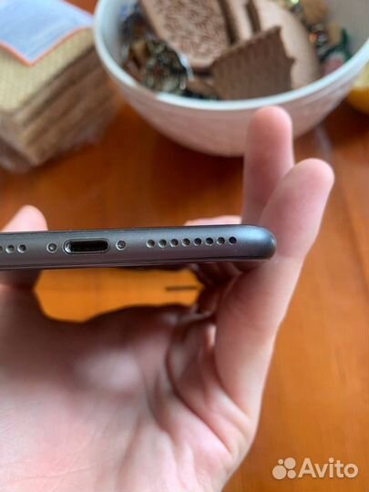 Телефон iPhone 8 plus