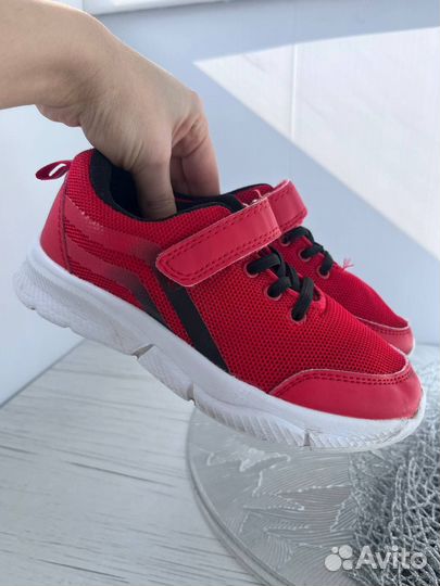 Кроссовки с белой подошвой 32 размер