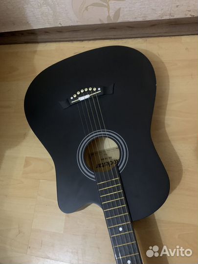 Акустическая гитара