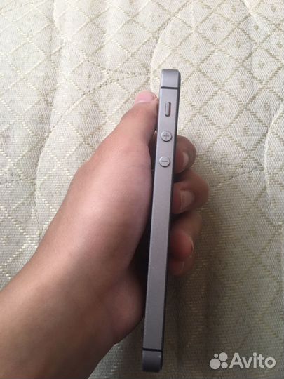 Телефон iPhone se