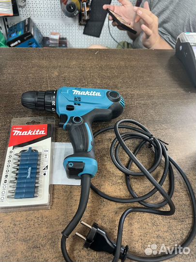 Шуруповерт сетевой Makita DF0300X3