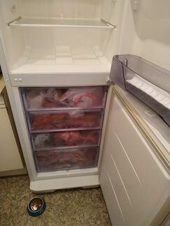 Неисправный холодильник Бирюса двухкомпрессорный
