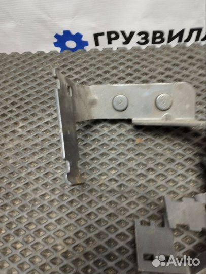 Крепление проводки Volvo FH4 22120131