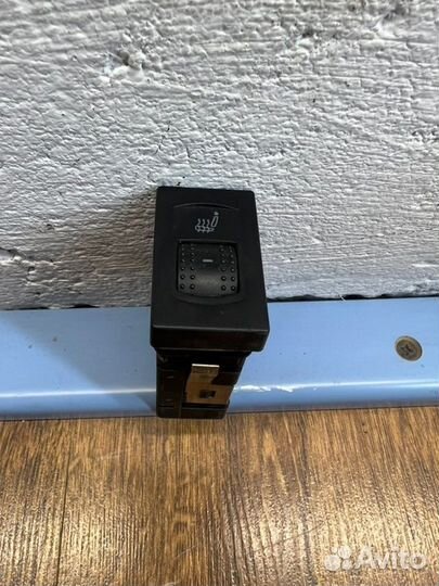 Кнопка обогрева сидений Volkswagen Passat B5 седан