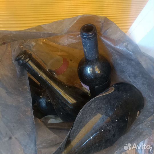 Отдам бесплатно бутылки б/у