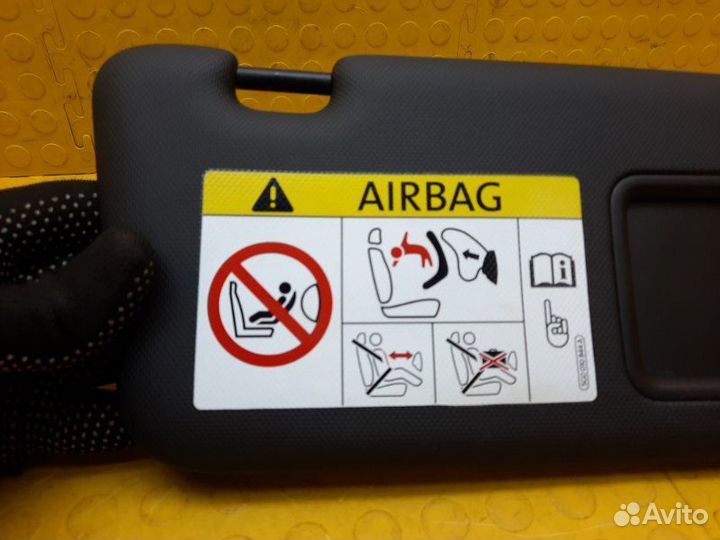 Б/У Козырек солнцезащитный В хорошем состоянии