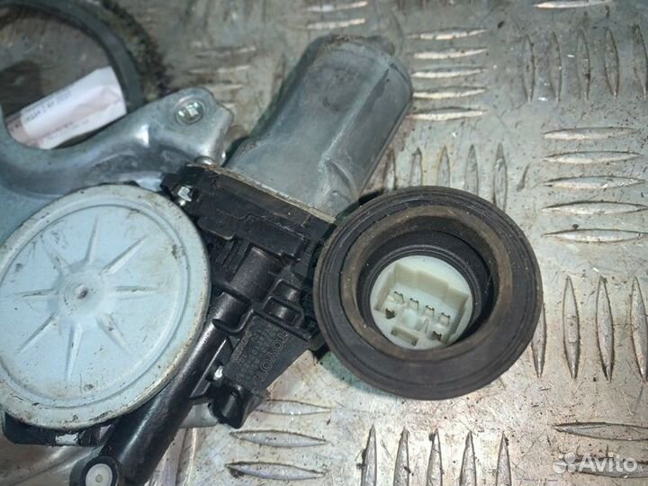 Стеклоподьемник передний левый Toyota Camry 40